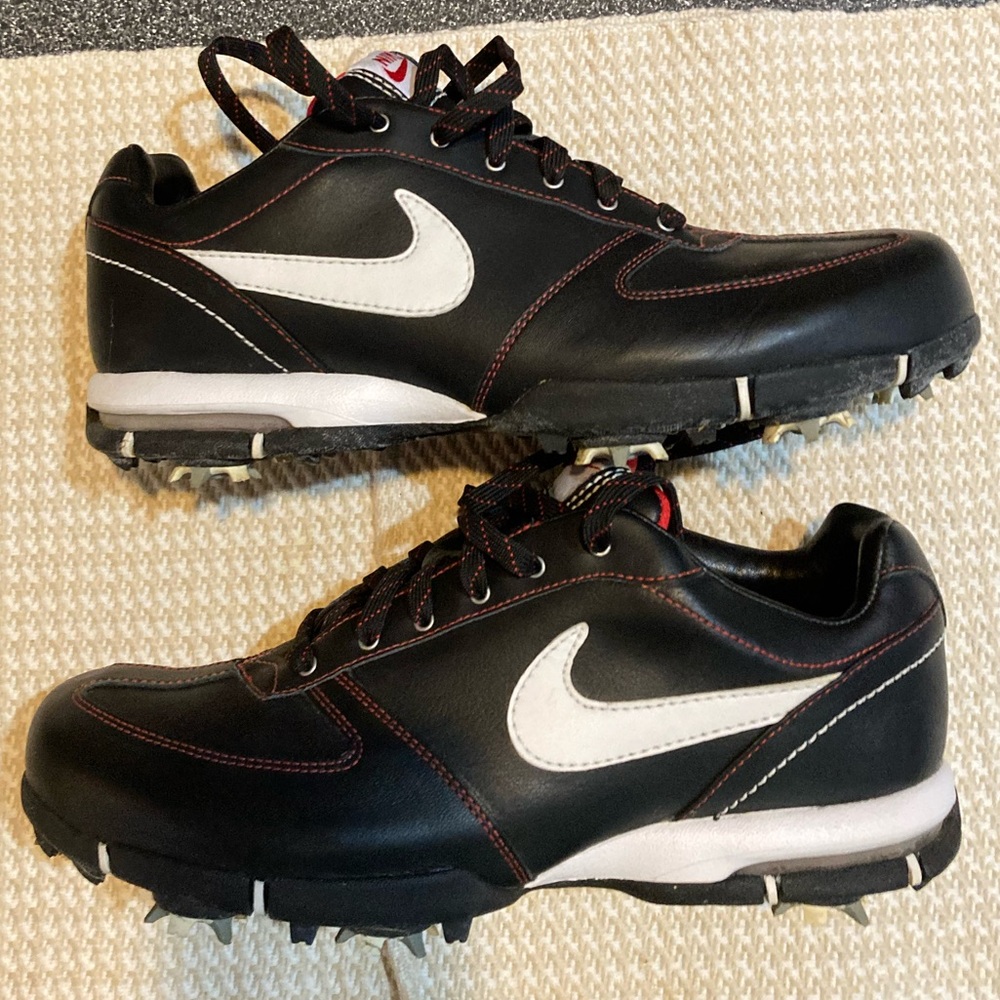 Nike Sport Performance Golf
Black Traction Cleats  Size 8 - Picture 2 of 5
